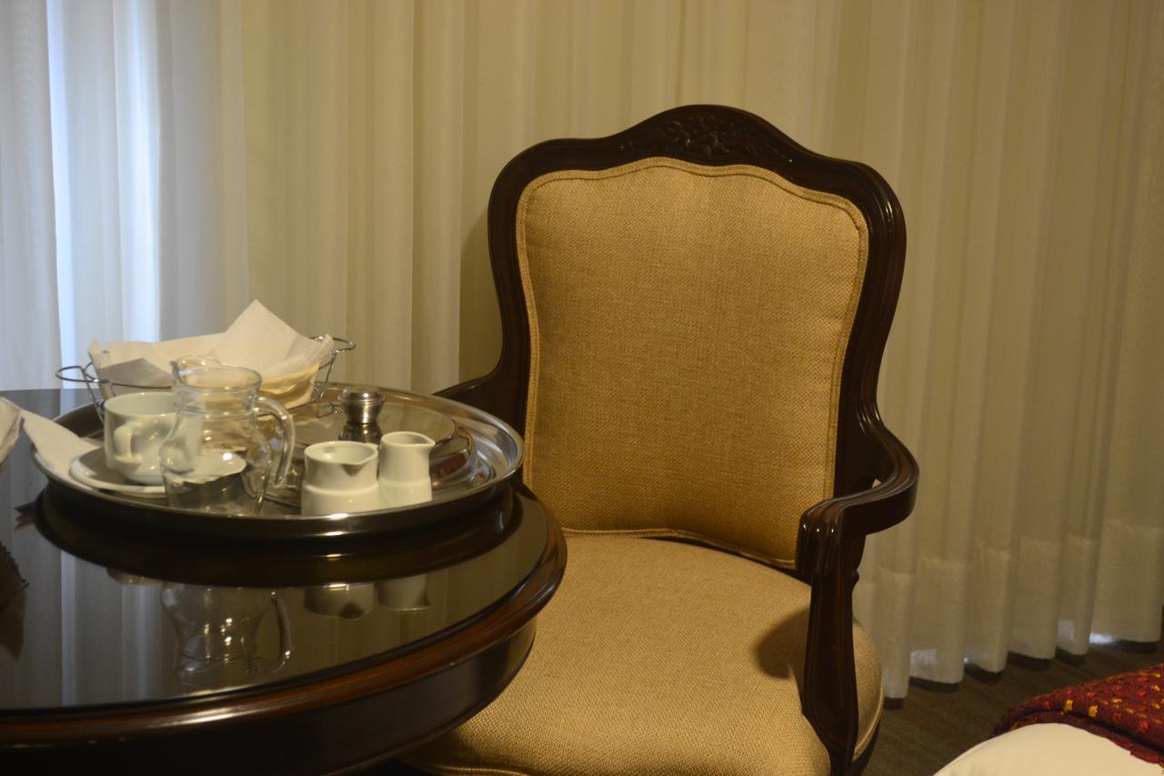 Suites Plaza Las Flores Лима Екстериор снимка