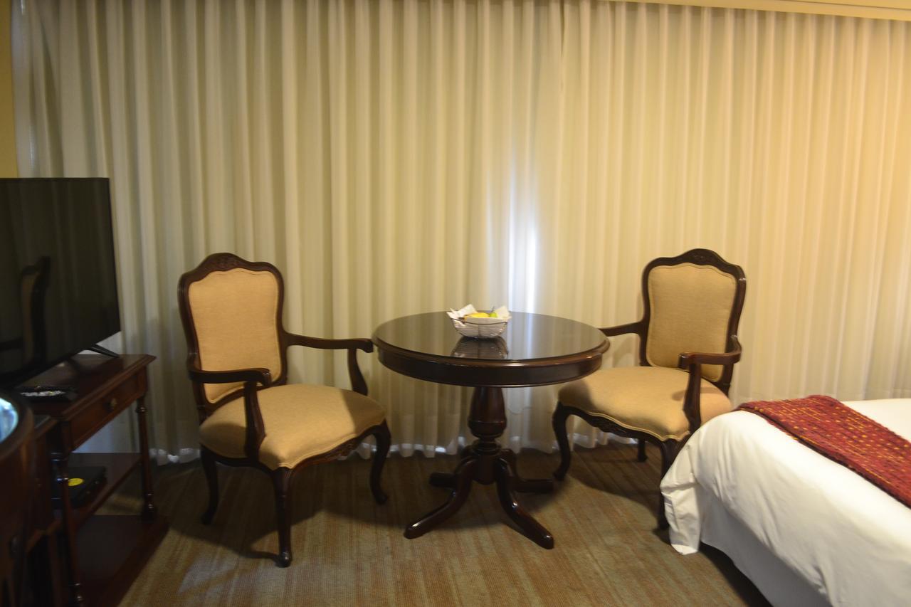 Suites Plaza Las Flores Лима Екстериор снимка
