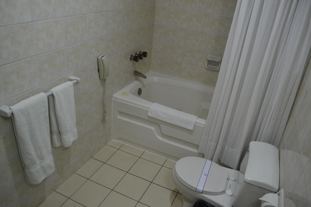 Suites Plaza Las Flores Лима Екстериор снимка
