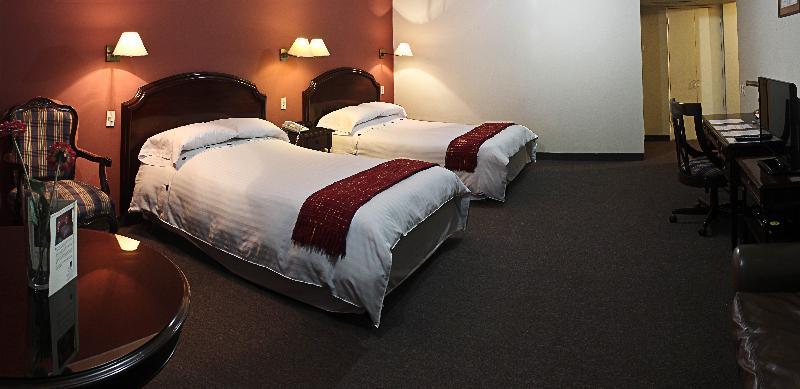 Suites Plaza Las Flores Лима Екстериор снимка