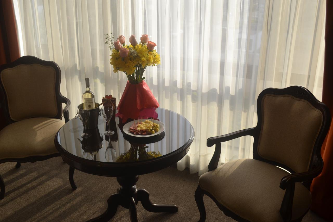Suites Plaza Las Flores Лима Екстериор снимка