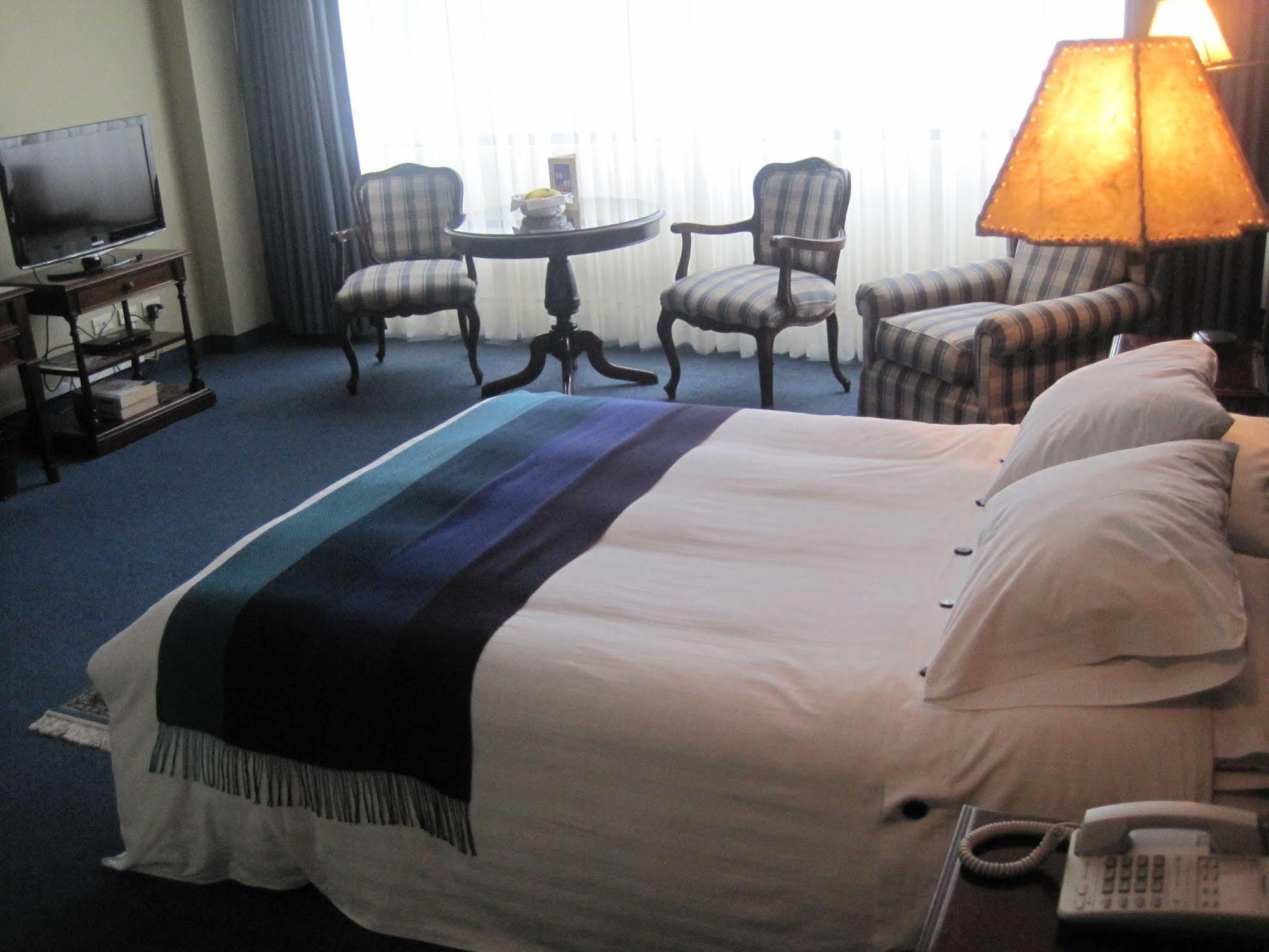 Suites Plaza Las Flores Лима Екстериор снимка