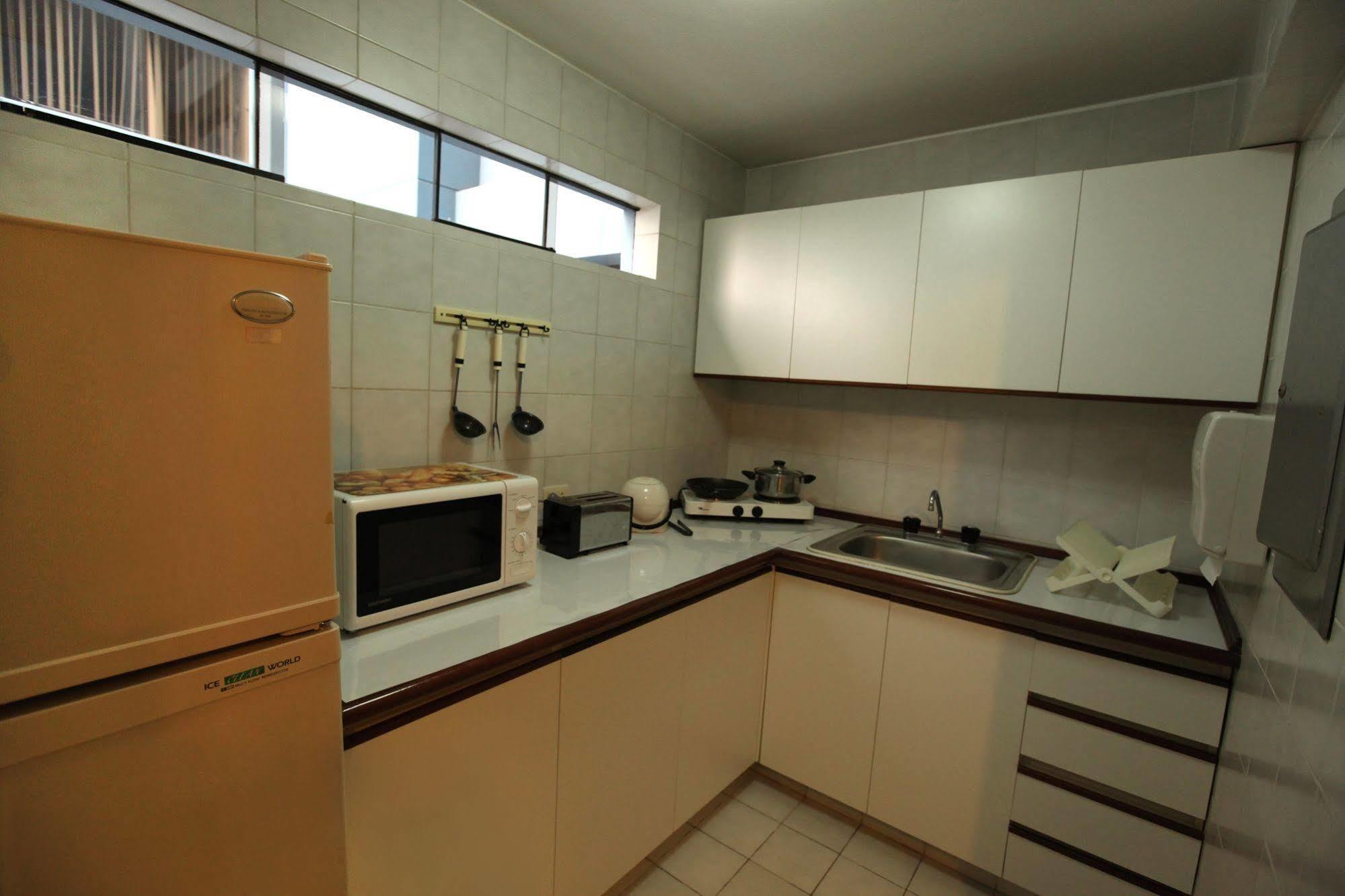 Suites Plaza Las Flores Лима Екстериор снимка