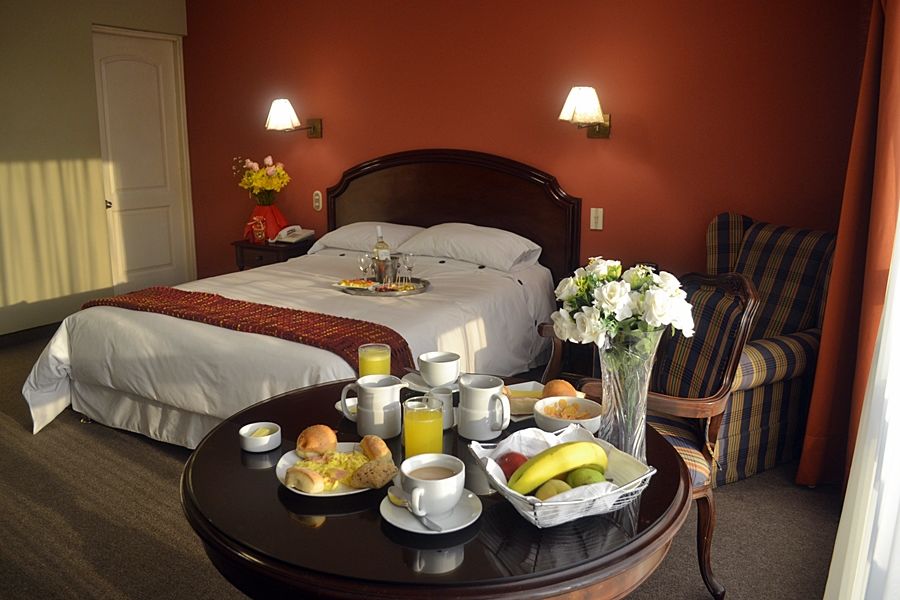 Suites Plaza Las Flores Лима Екстериор снимка